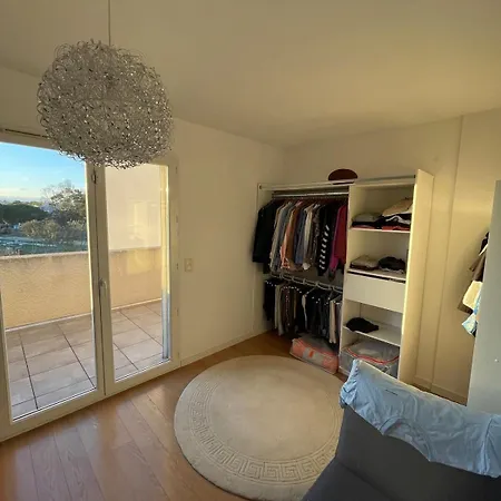 Apartment House With Terrace 10 Minutes From The